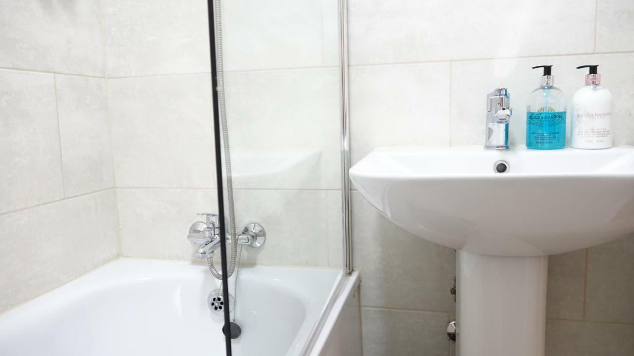 Heathrow Ensuite Rooms- Auto Check In London Exterior foto